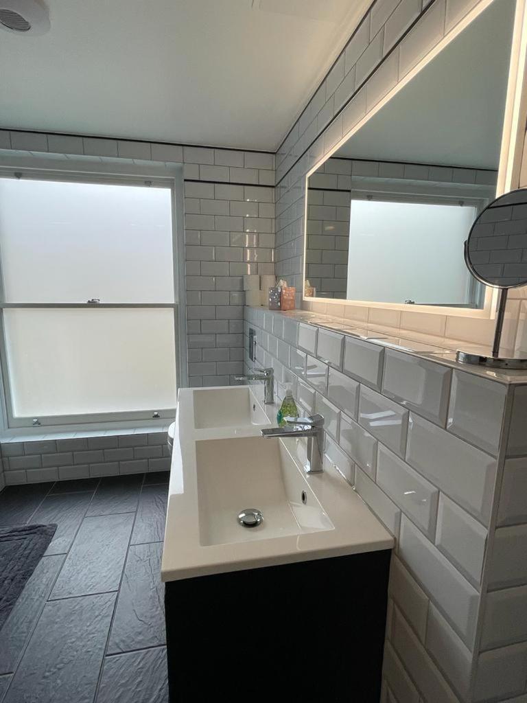 Luxury Apartment In Belsize Park Londra Esterno foto