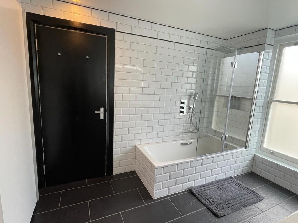 Luxury Apartment In Belsize Park Londra Esterno foto
